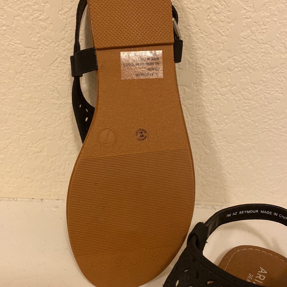 Sandals - Picture 3 of 3